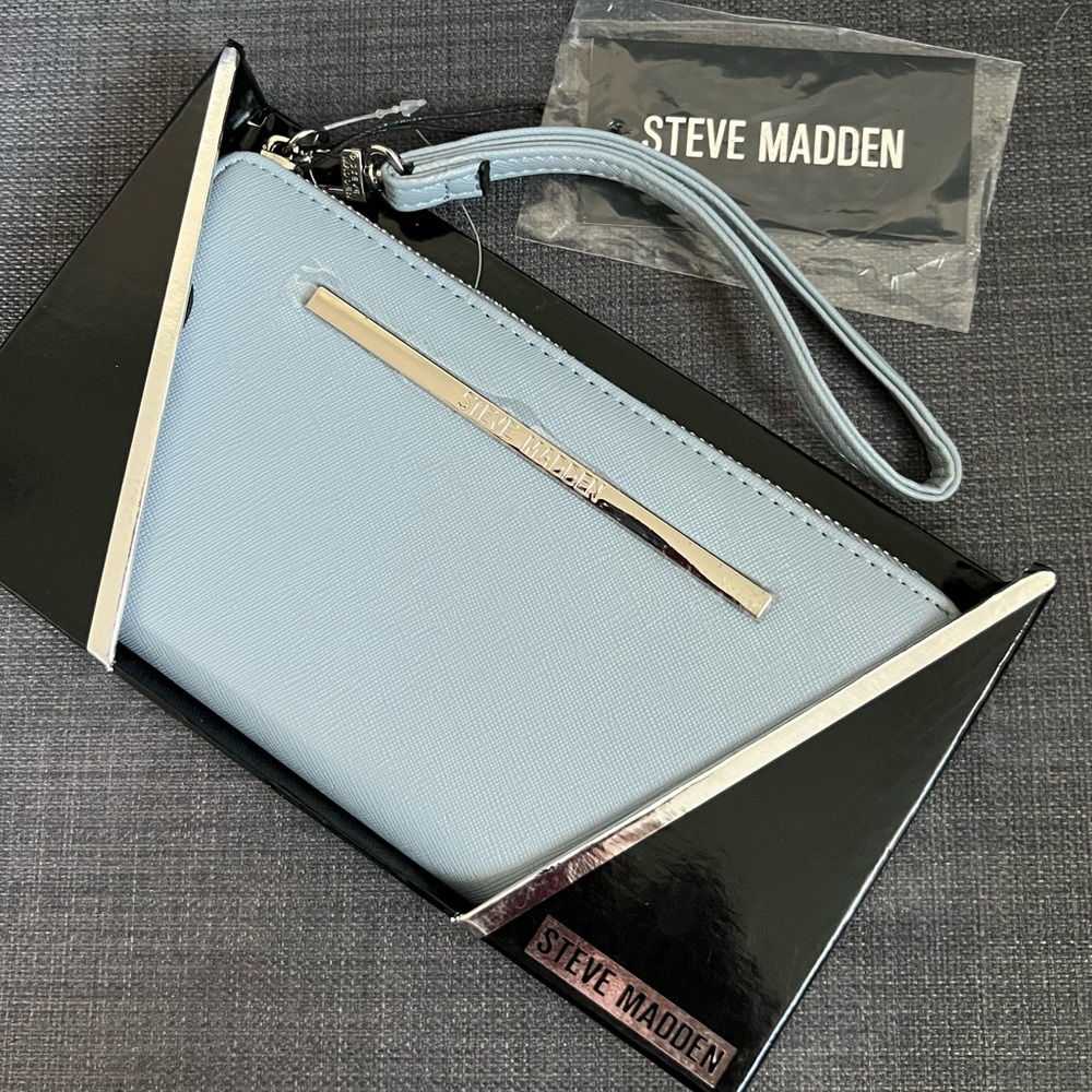 NWT STEVE MADDEN BZIPPY ZIP AROUND WALLET WRISTLET CASE